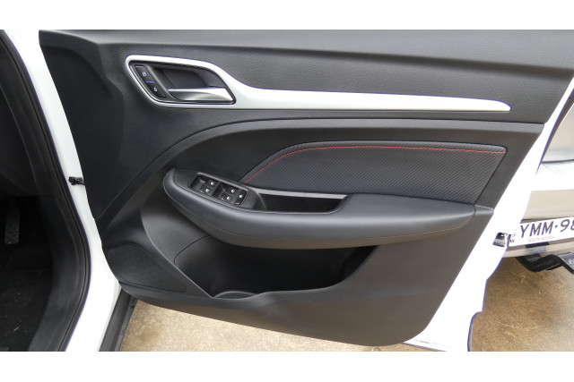 2024 MG ZST S13 ESSENCE SUV Image 16