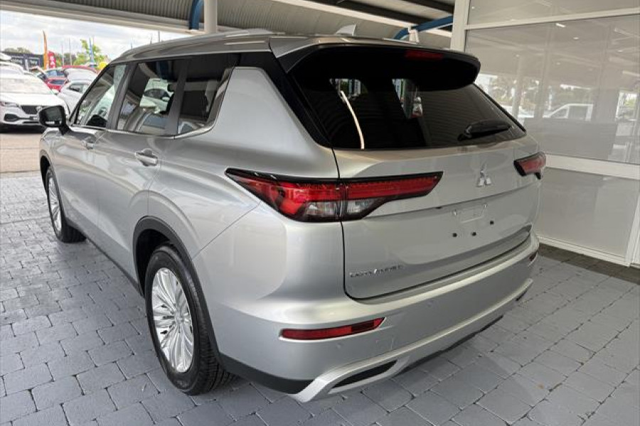 2023 MY24 Mitsubishi Outlander ZM LS SUV Image 8