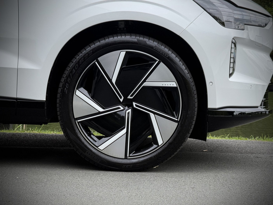 2026 Volvo EX90 No Series Ultra Twin Motor Performance SUV Image 18