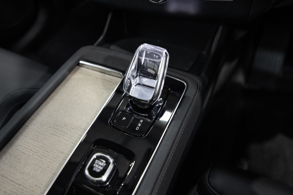 2025 Volvo XC90 L Series Ultra T8 Plug-In Hybrid SUV Image 13