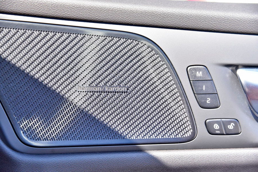 2022 Volvo S60  B5 Inscription Sedan Image 14