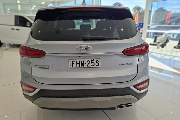 2018 Hyundai Santa Fe DM5 Series II Highlander SUV Image 8