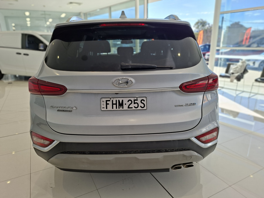 2018 Hyundai Santa Fe DM5 Series II Highlander SUV Image 8