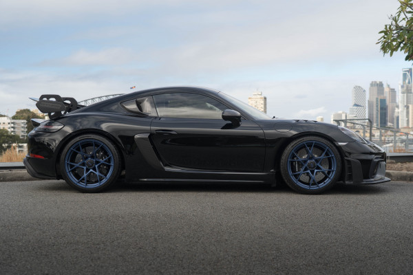 2023 Porsche 718 Cayman GT4 RS Coupe Image 4