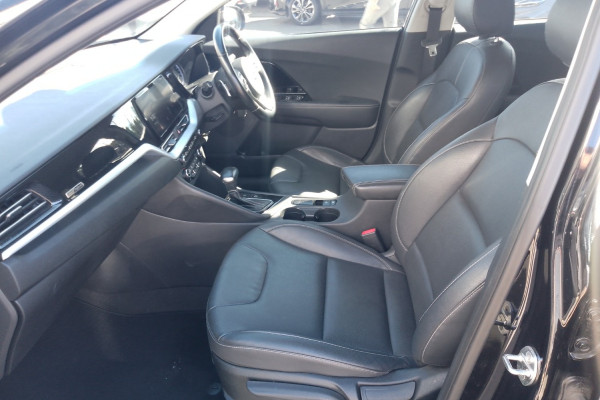 2021 Kia Niro DE Hybrid Sport SUV Image 13