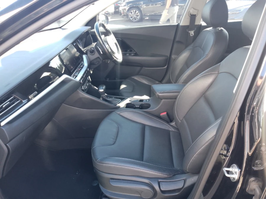 2021 Kia Niro DE Hybrid Sport SUV Image 13