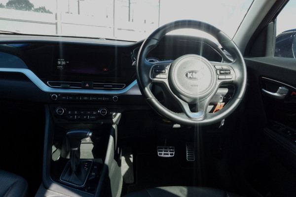 2021 Kia Niro DE Hybrid Sport SUV Image 17