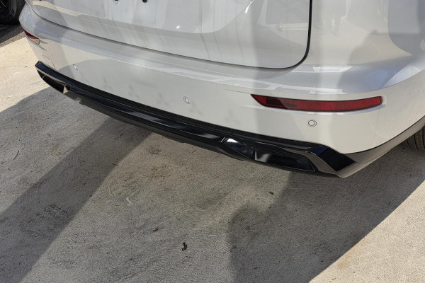 2026 Mitsubishi Outlander ZM Black Edition SUV Image 9