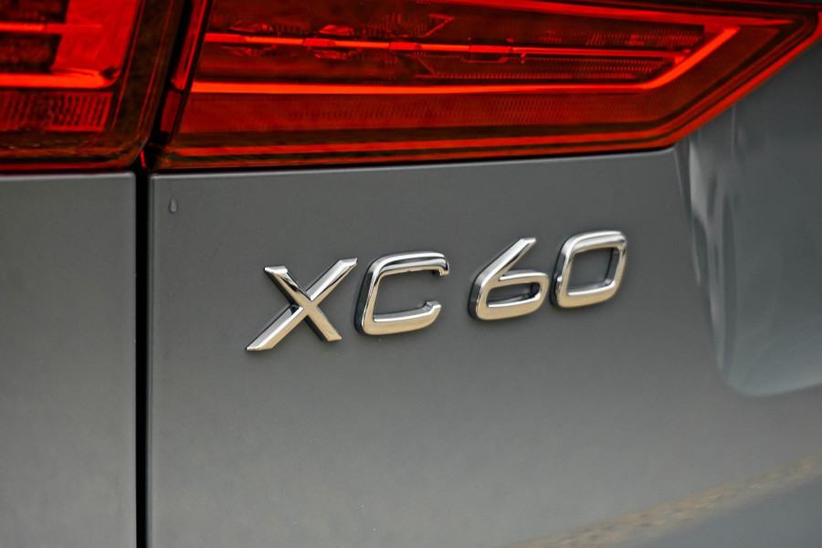 2021 MY22 Volvo XC60  B5 Inscription Suv Image 19