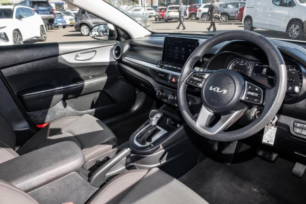 2024 Kia Cerato BD S Hatch Image 7