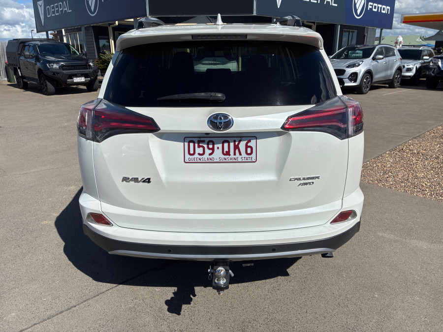 2018 Toyota RAV4 ASA44R Cruiser SUV Image 5