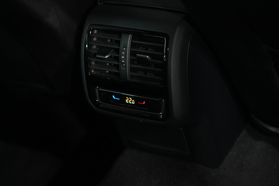 2023 Volkswagen Passat 206TSI R-Line SUV Image 31