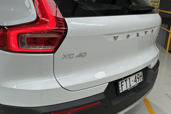 2025 Volvo XC40 XZ Plus B4 SUV Image 7