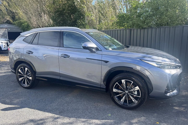 2025 MG HS AS33H Essence Hybrid+ SUV Image 3