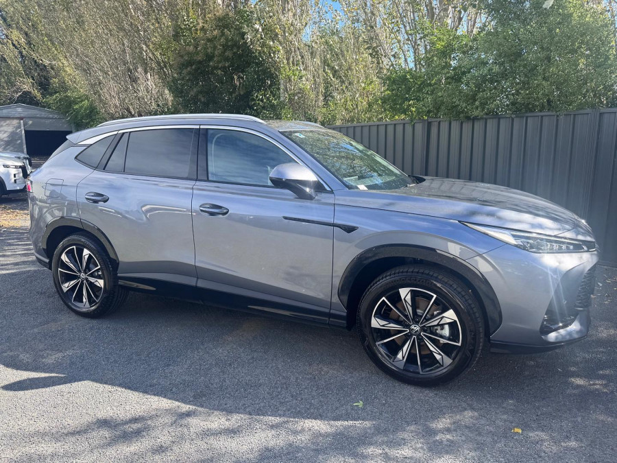 2025 MG HS AS33H Essence Hybrid+ SUV Image 3