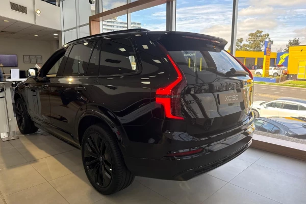 2026 Volvo XC90 L Series  Black Edition SUV Image 2