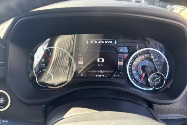 2021 MY22 Ram 2500 DJ Laramie Ute Image 7