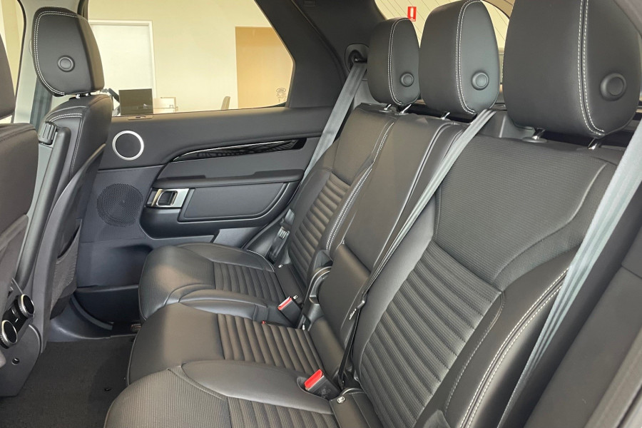 2024 Land Rover Discovery Series 5 S SUV Image 19