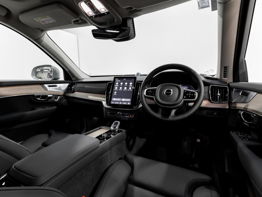 2026 Volvo XC90 L Series Ultra B5 Bright SUV Image 12