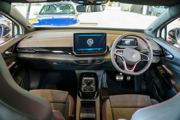 2025 Volkswagen ID. 5 E2 GTX SUV Image 17