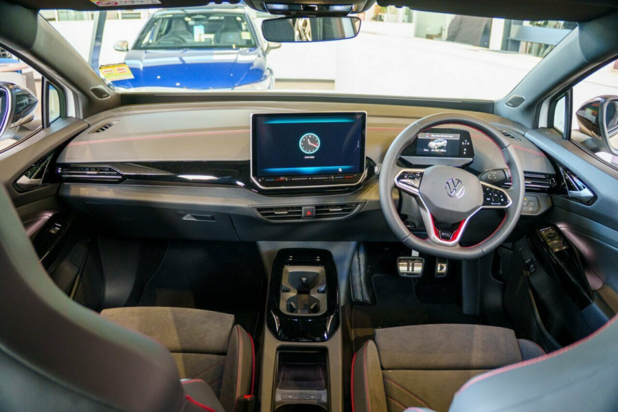2025 Volkswagen ID. 5 E2 GTX SUV Image 17