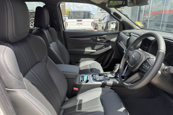 2026 Isuzu MU-X RJ LS-T SUV Image 9