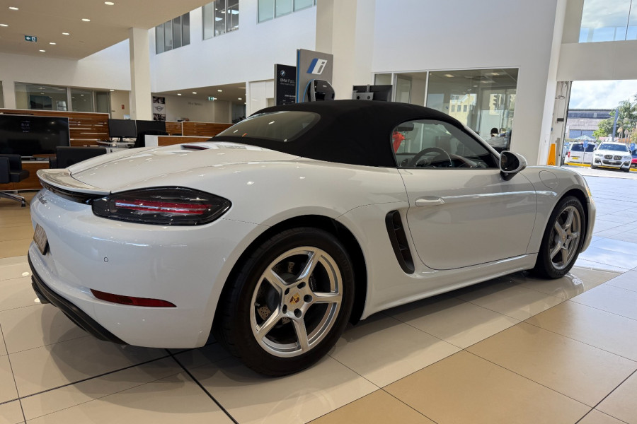 2016 MY17 Porsche 718 982  Convertible Image 16