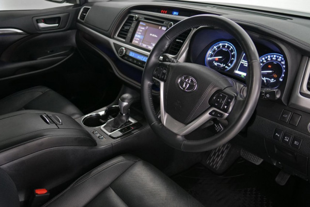 2017 Toyota Kluger Grande 19 of 26