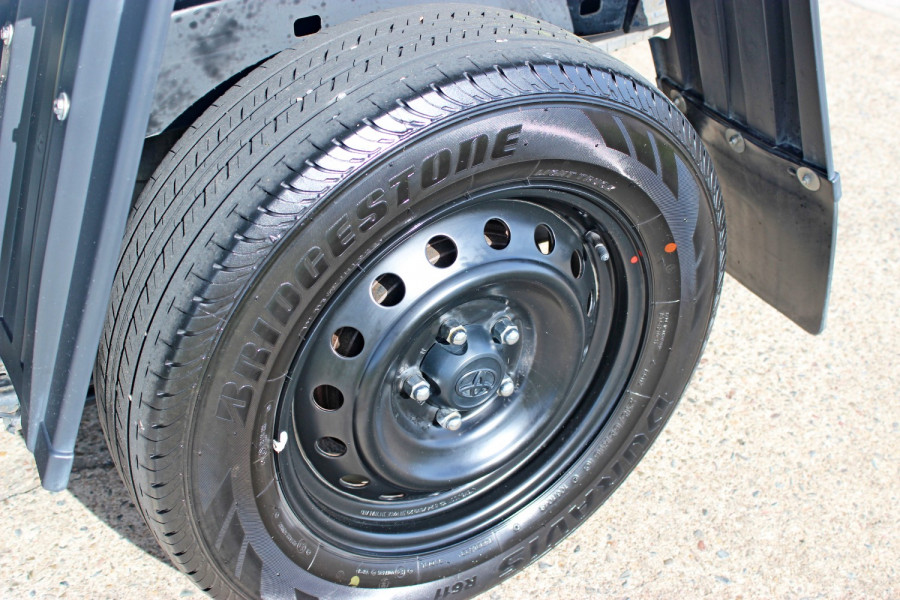 2024 Toyota HiLux TGN121R WorkMate Cab Chassis Image 7