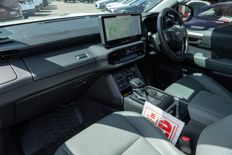 2026 Toyota HiLux GUN227R Rugged X 48V Ute Image 8