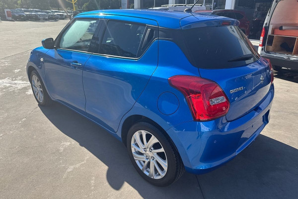 2023 Suzuki Swift AZ Series II GL Hatch Image 3