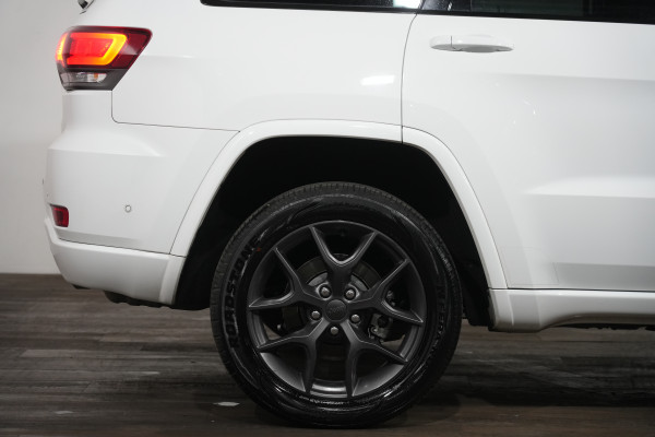 2021 Jeep Grand Cherokee Cherokee 80th Anniversary Special Edtn SUV image 6