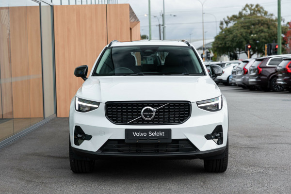 2025 MY26 Volvo XC40 XZ Ultra B4 Dark SUV Image 10