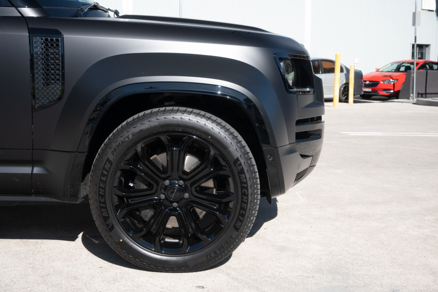 2026 Land Rover Defender L663 110 P635 OCTA Black SUV
