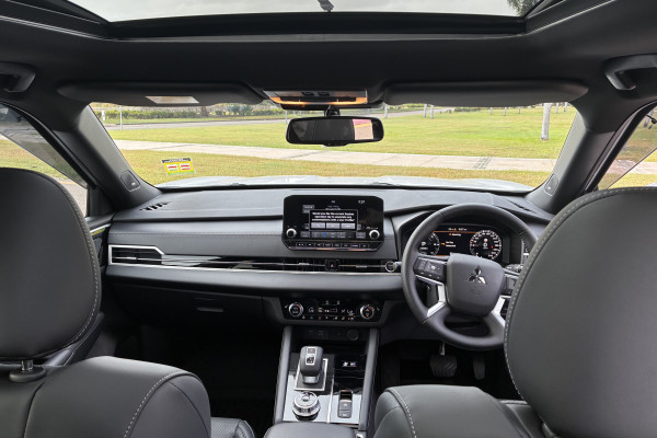 2025 MY24 Mitsubishi Outlander ZM PHEV GSR SUV Image 15