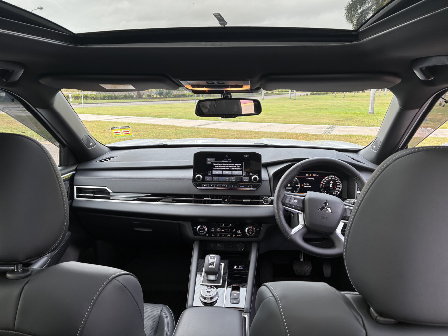 2025 MY24 Mitsubishi Outlander ZM PHEV GSR SUV Image 15