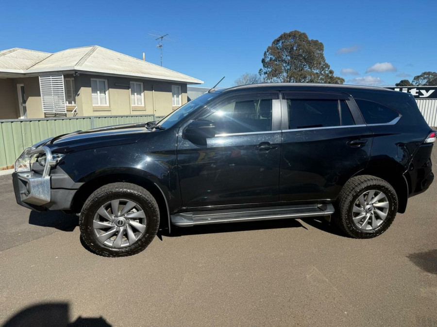 2021 Isuzu MU-X RJ LS-U SUV Image 5