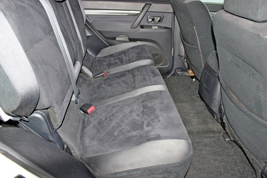 2007 Mitsubishi Pajero NS VR-X Suv Image 10