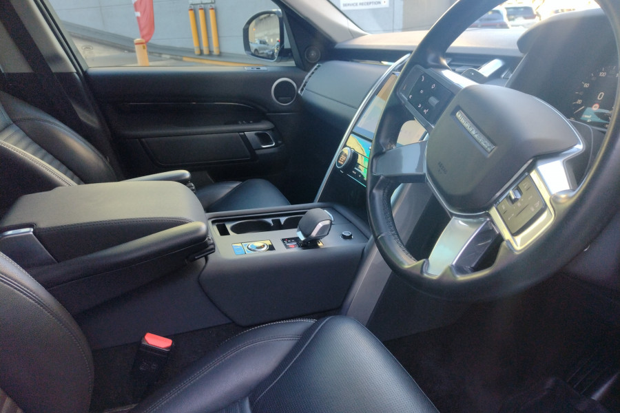 2021 Land Rover Discovery Series 5 D300 SE SUV