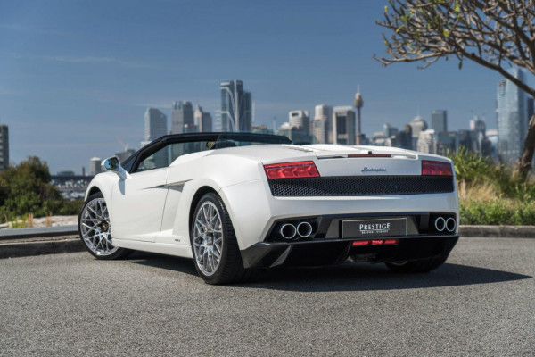 2010 Lamborghini Gallardo LP560-4 Spyder Convertible Image 2