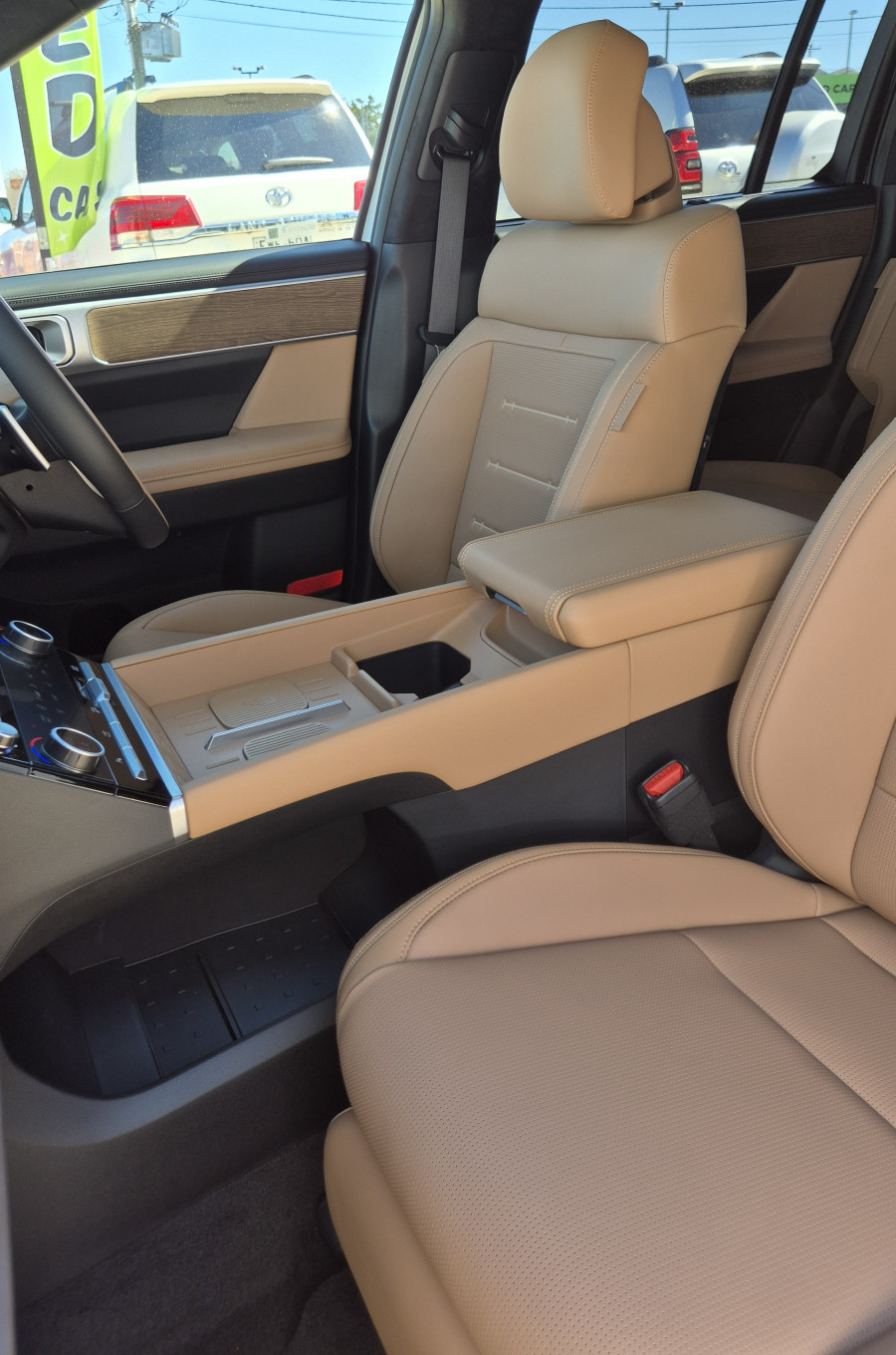 2026 Hyundai Santa Fe MX5.V2 Hybrid Calligraphy SUV Image 11