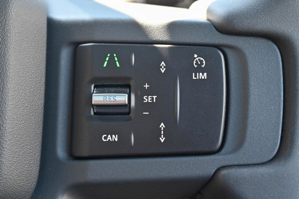 2026 Land Rover Defender L663 110 P425 X-Dynamic SE SUV image 18