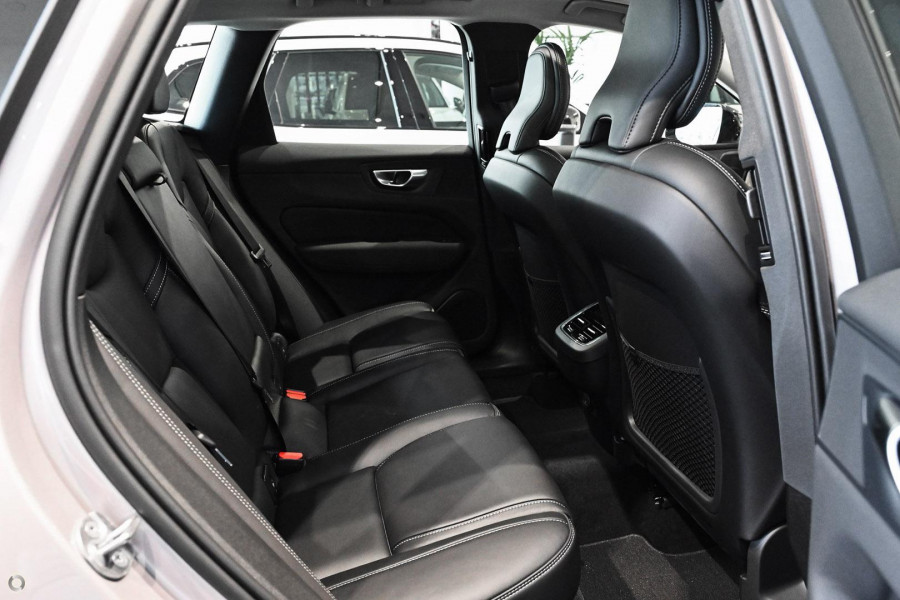 2026 Volvo XC60 UZ Ultra B5 Dark SUV Image 8