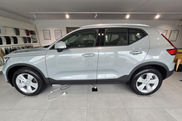 2024 MY25 Volvo XC40 XZ Plus B4 SUV Image 4