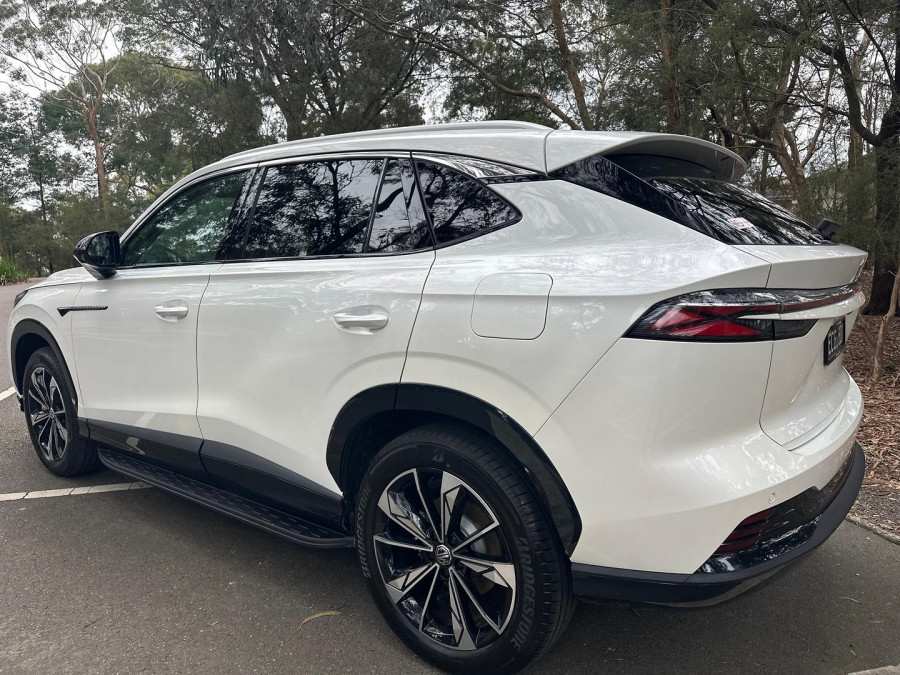 2025 MG HS AS33P Super Hybrid Essence SUV Image 3