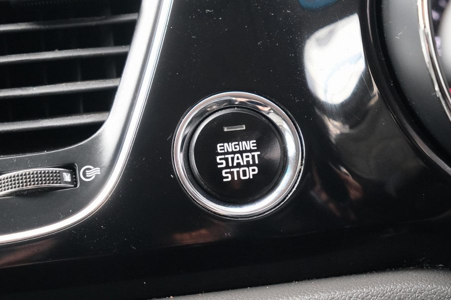 2017 MY18 Kia Carnival YP SLi Van Image 19