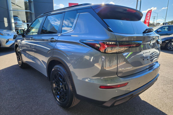 2025 Mitsubishi Outlander ZM LS SUV Image 5