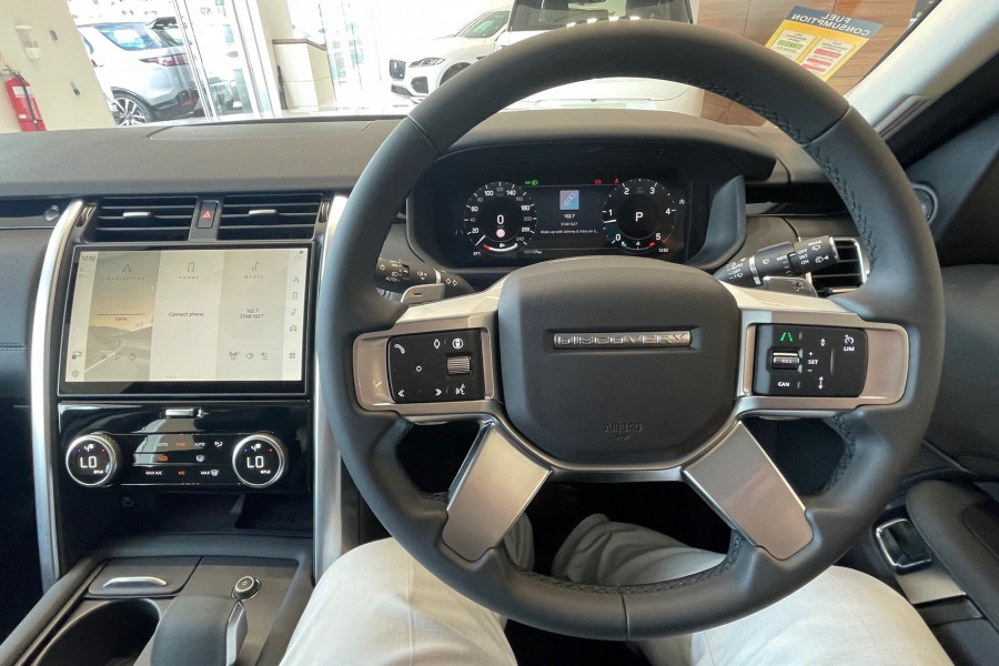 2024 Land Rover Discovery Series 5 S SUV Image 11