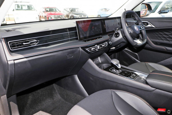 2025 MG HS AS33 Super Hybrid Essence SUV Image 6