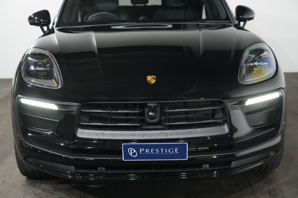 2024 Porsche Macan T SUV Image 3
